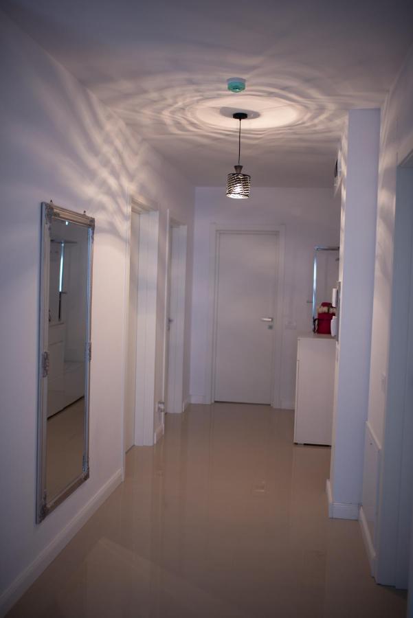 Apartament Denissia Oradea Exterior photo