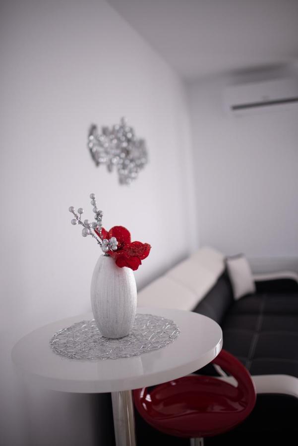 Apartament Denissia Oradea Exterior photo